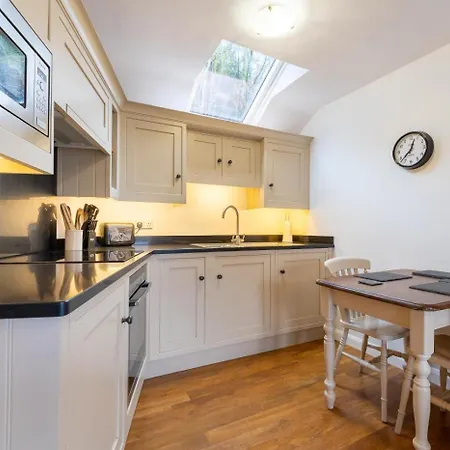 1 Bed In Oc-lr040 *